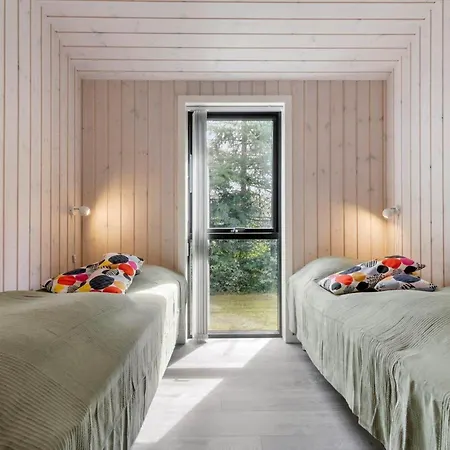 8891-glesborg-floden-70 Fjellerup Strand